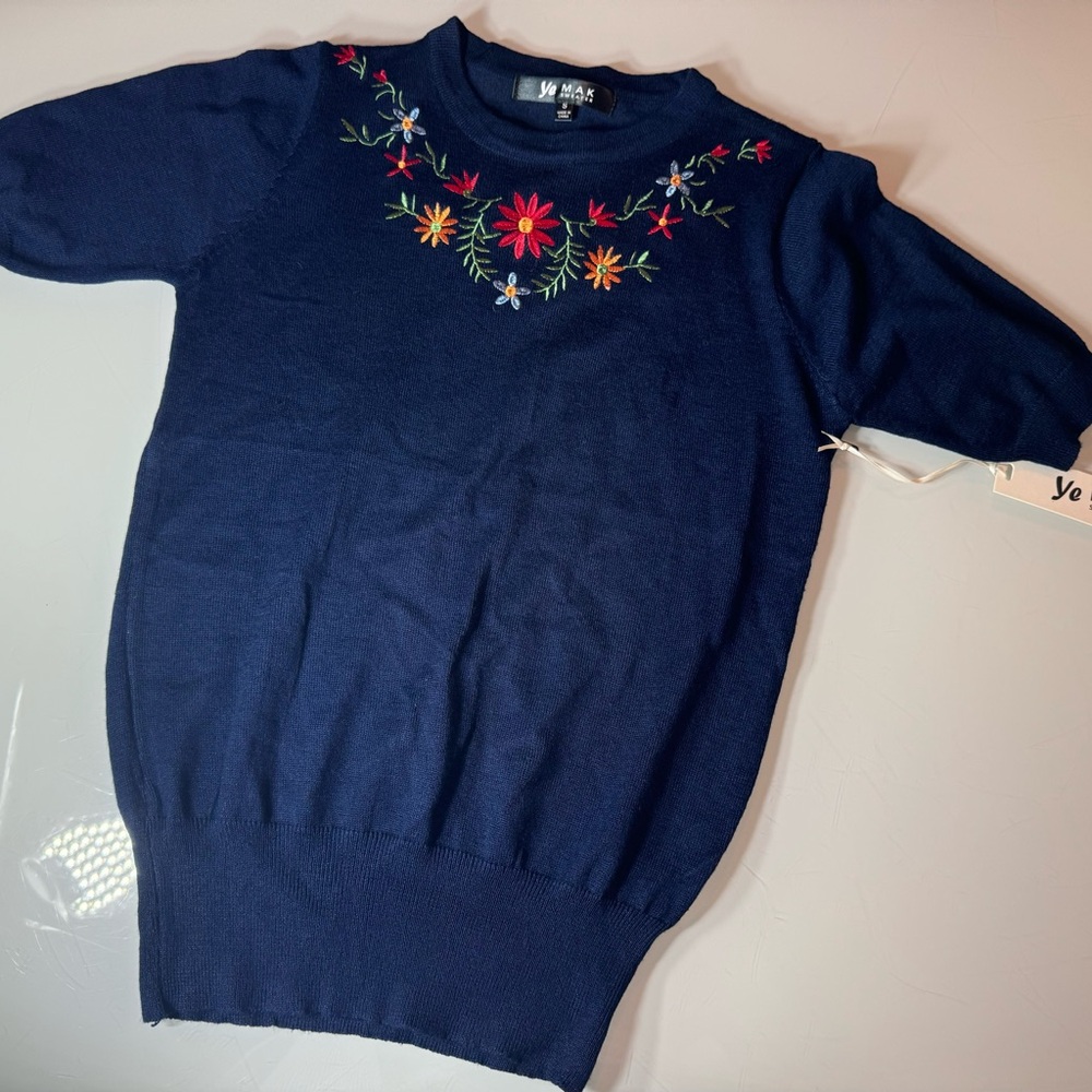 Ye Mak Sweater - size S